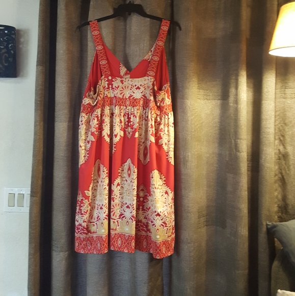 Dress - Picture 4 of 4